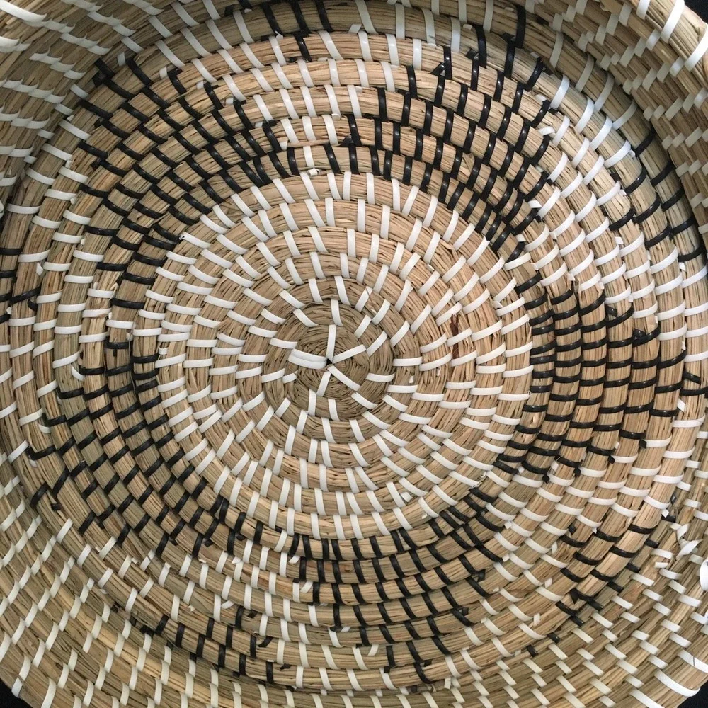 Round Sweet grass Serving Tray, Hand Woven Star Design Tan‎ Black White 14